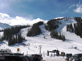 142-A-Basin_Blick zur DSB Molly Hogan und Abfahrten.jpg