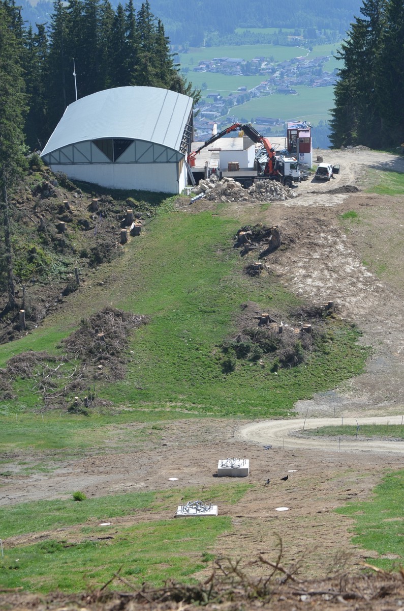 Fundamente und alte Bergstation