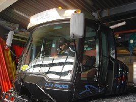 und noch ein Foto des Lh 500 Black aus der oberen Pistenfahrzeuggarage am Titlis