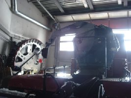 Hinter 300er Winde sieht man noch eine Spezialfrässe für die beiden LH 500