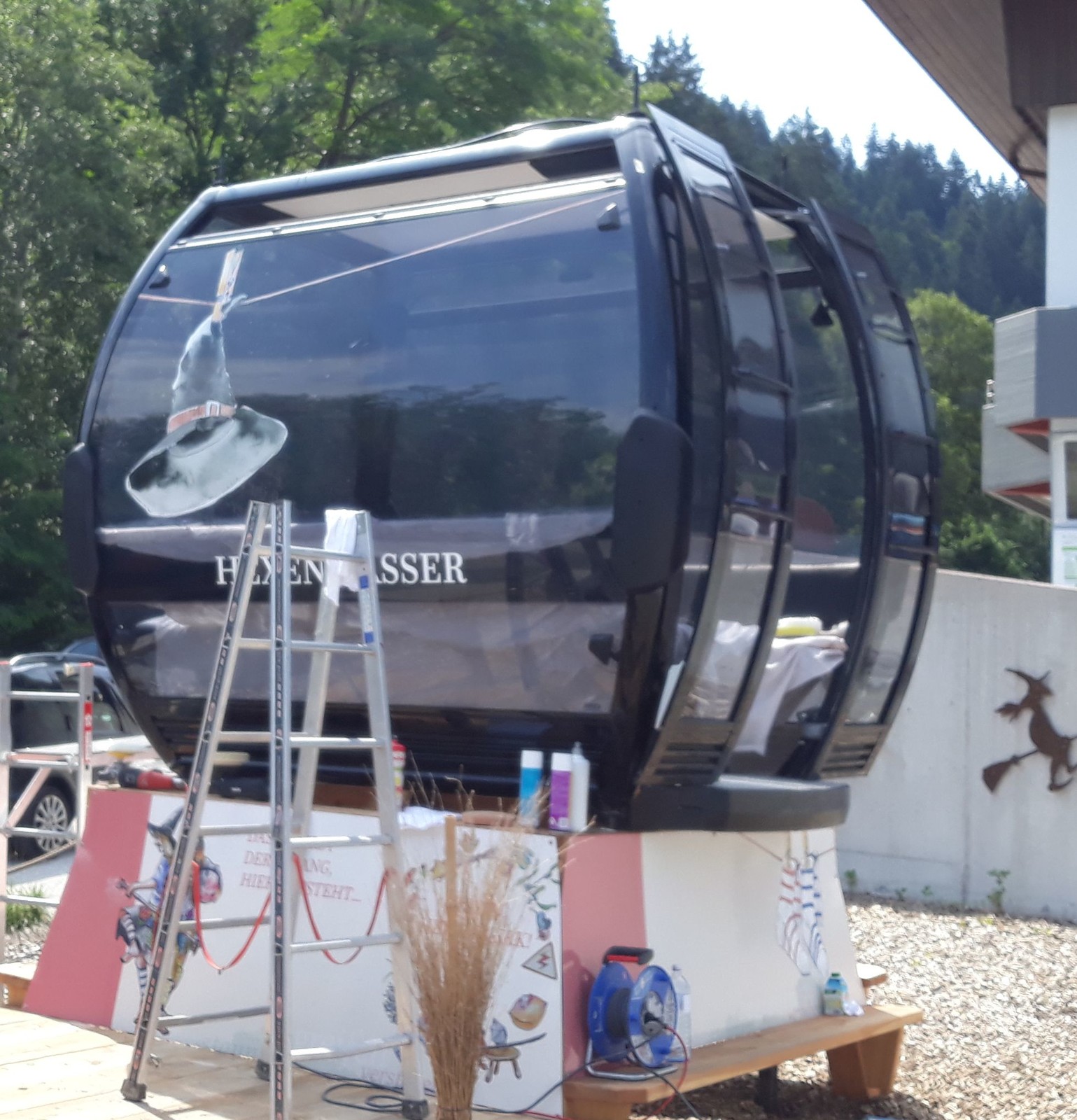 neue beklebte Mustergondel