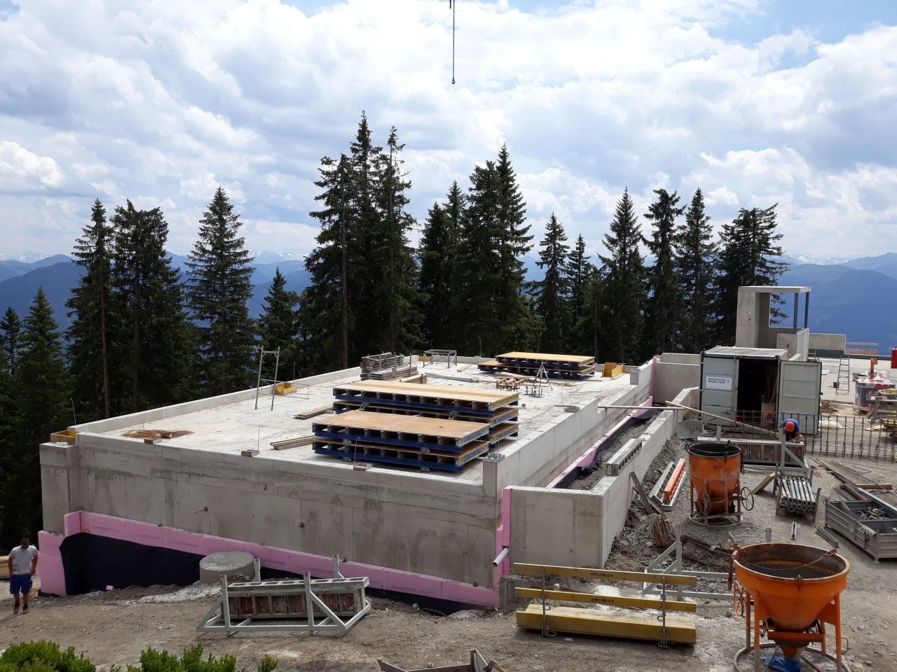 Bergstation: hier kommt der Bahnhof hin