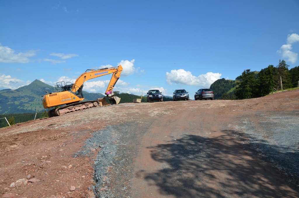 Übergang vom Weg zur Piste