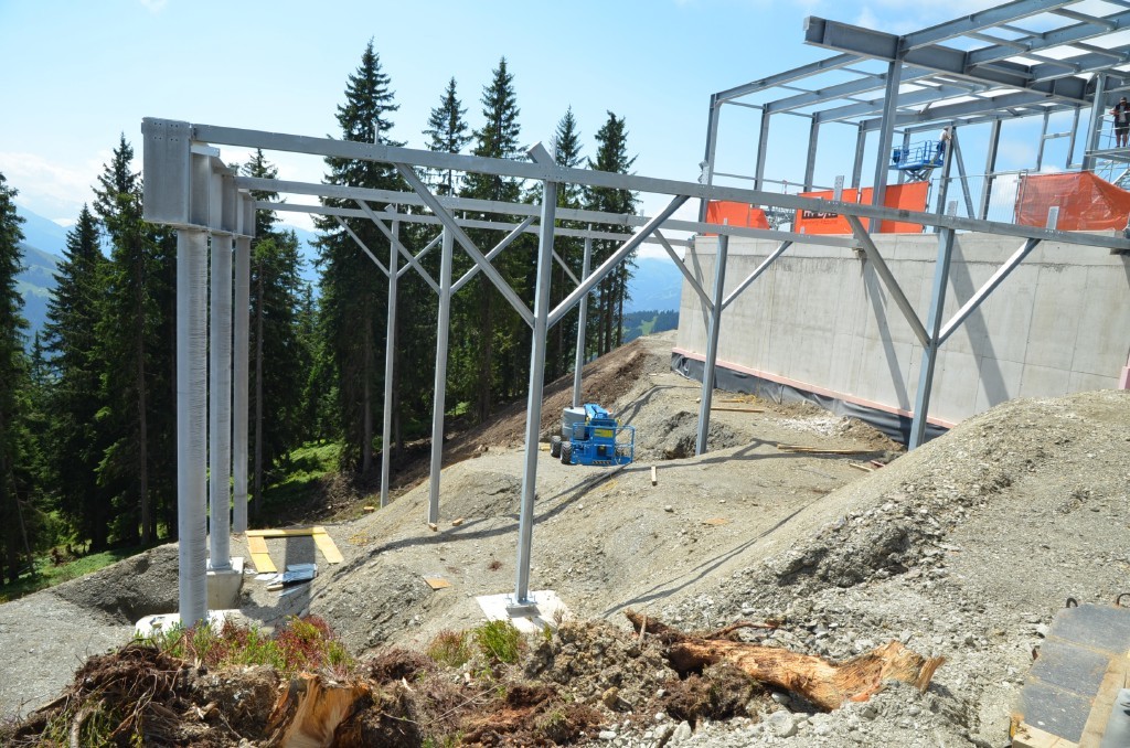 Angebauter Hallenteil