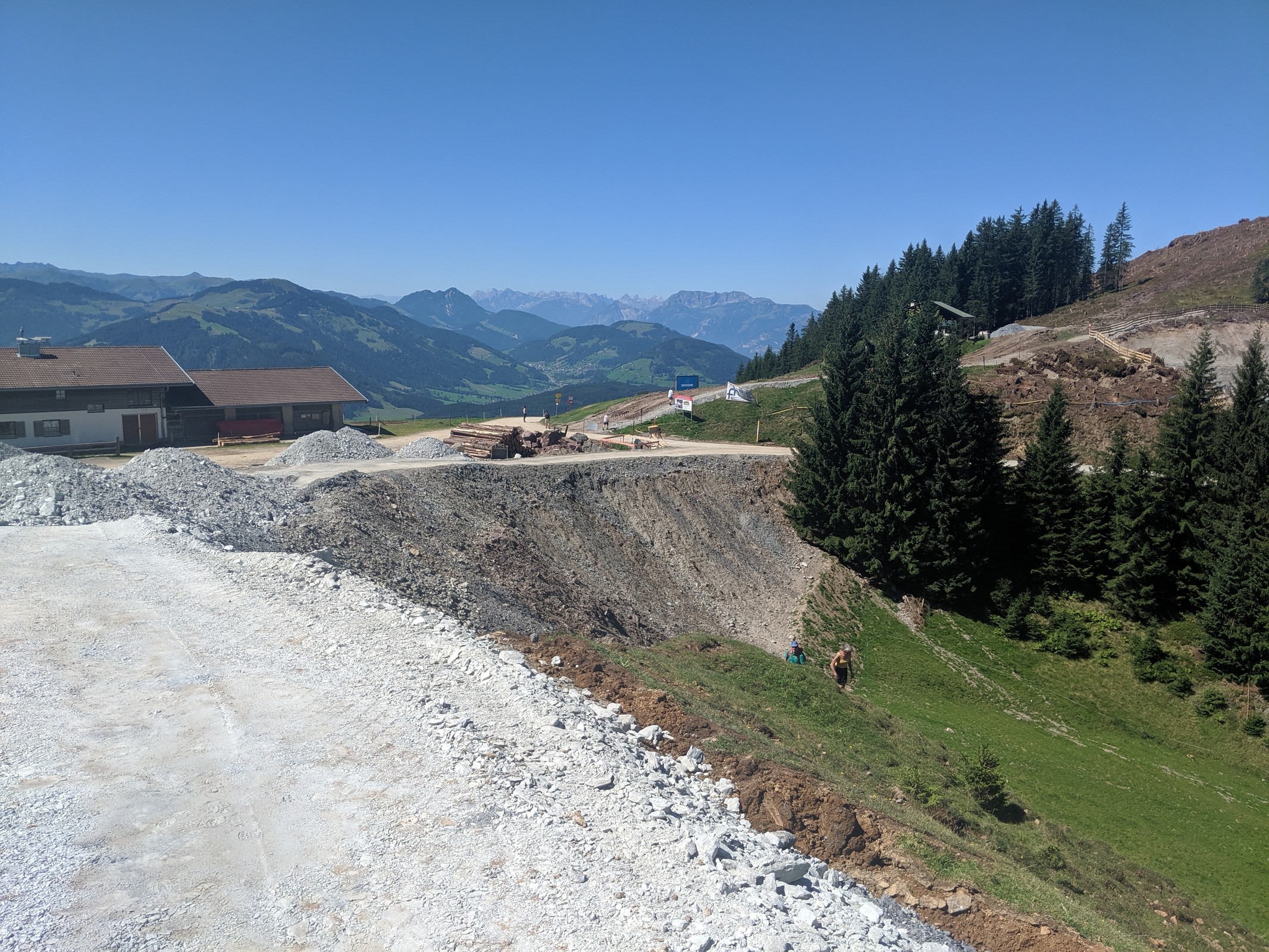 neu aufgeschütteter Skiweg bei Rigi