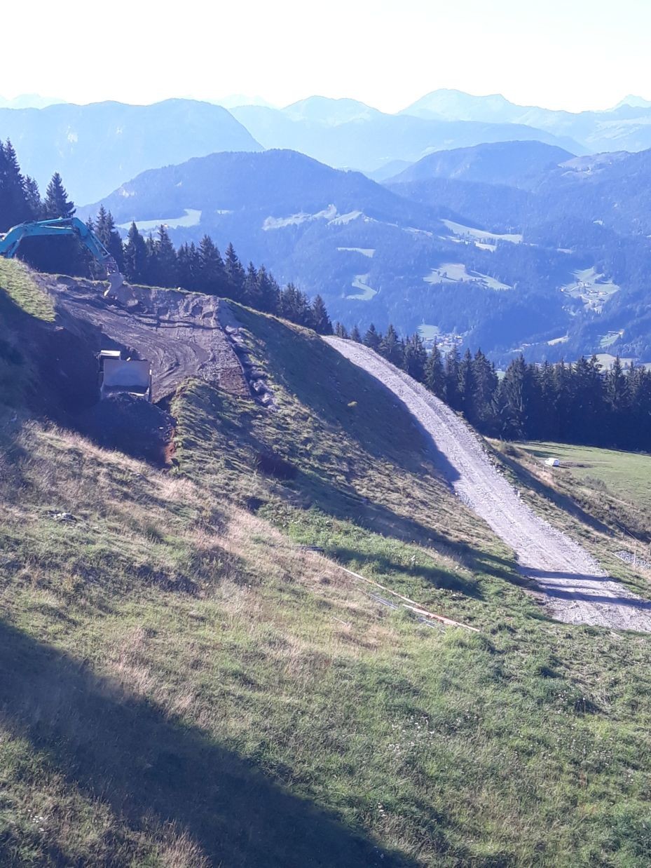 Pistenbau unter Jägerhütte