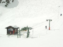 Skilift Tsarva Talstation. Hier entsteht im Sommer 2004 eine 6KSB, die allerdings 500 m länger wird, als der alte Skilift.