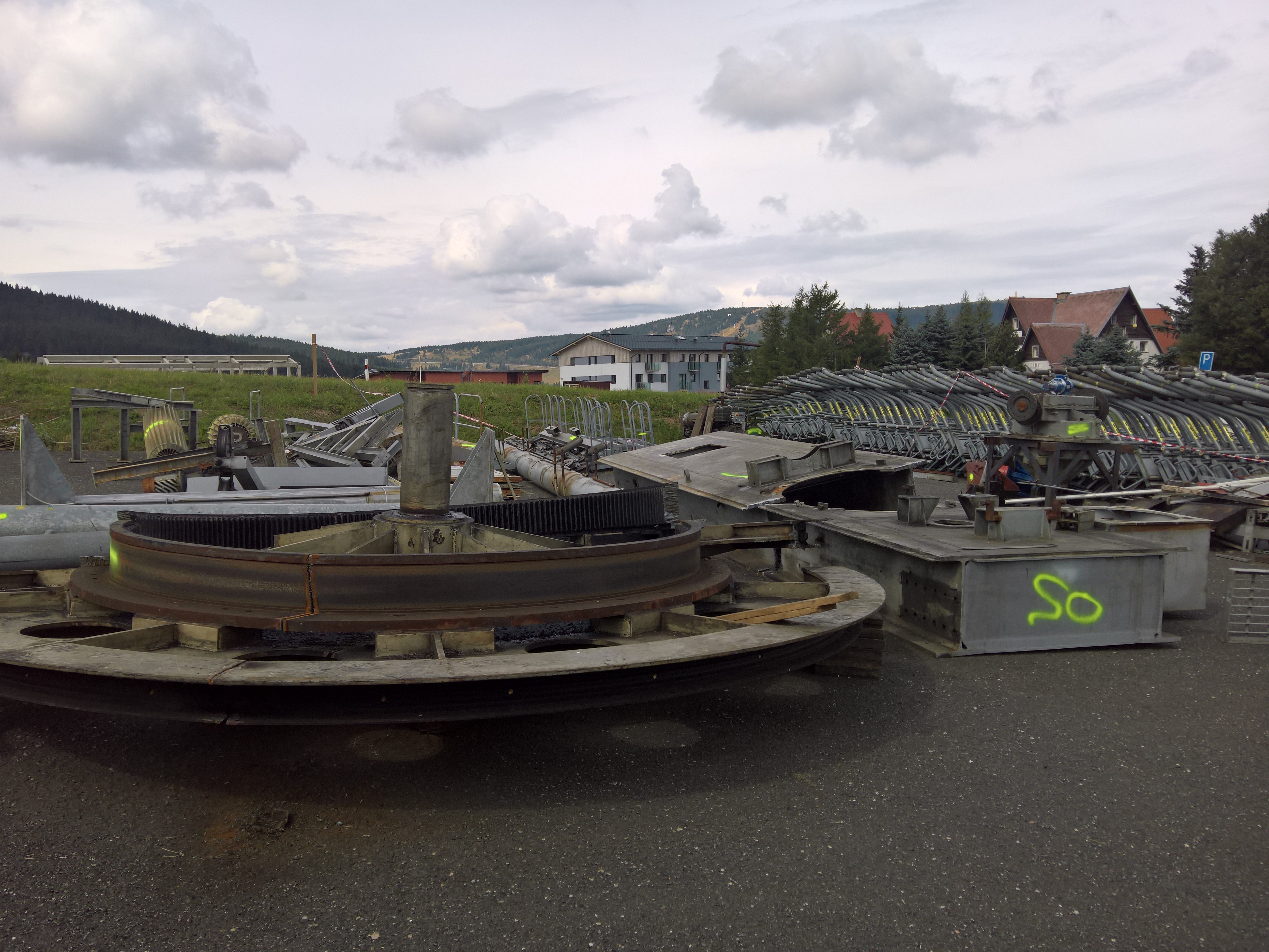 Umlenkscheibe und Stationstechnik, auch hier war der Schneidbrenner im Einsatz