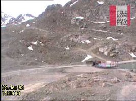 Hier die ehemalige Trasse der DSB!
<br />Gut zusehen dass hier bereits im freien Gelände schon kein schnee mehr liegt!