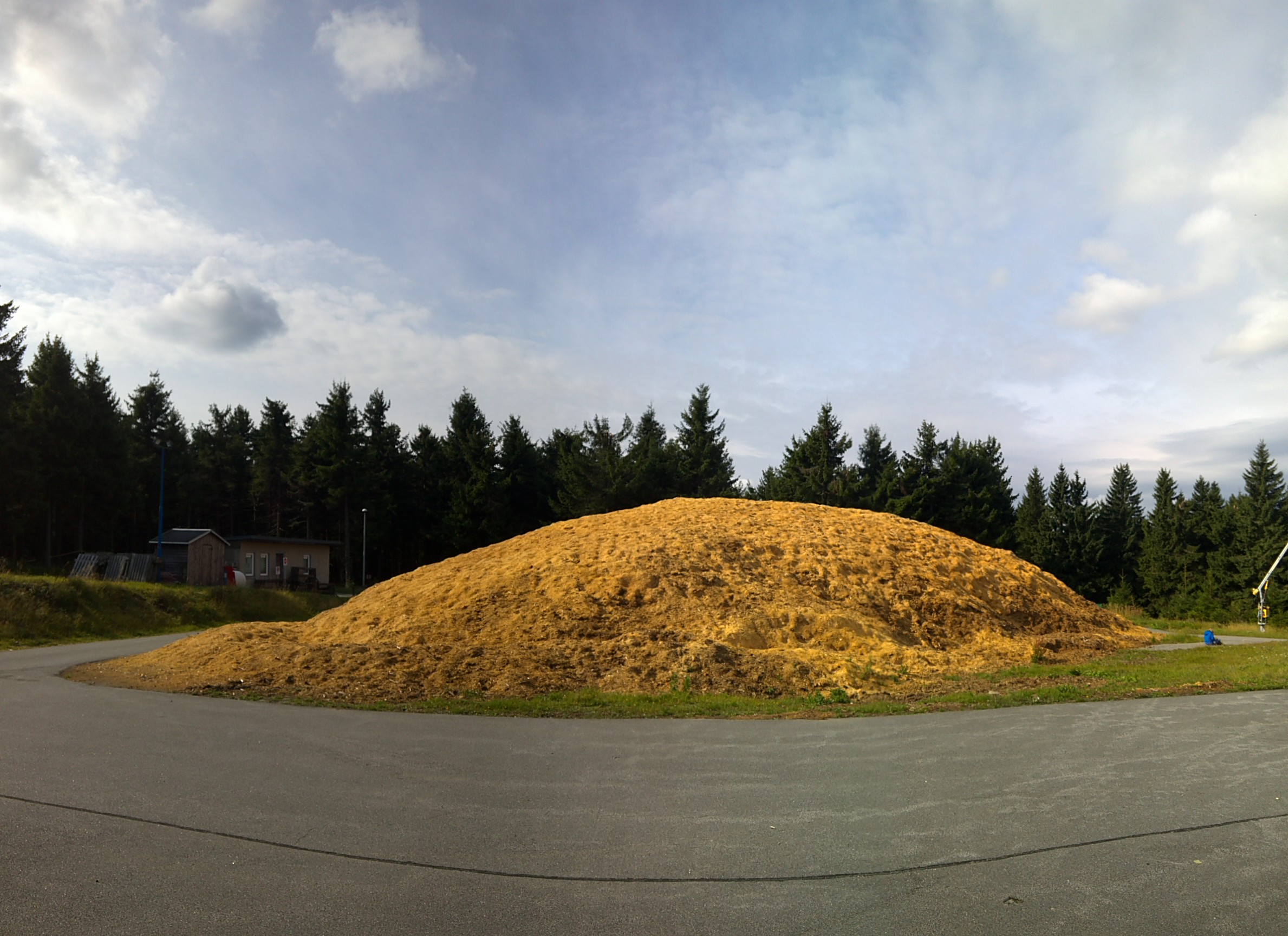 Blick aus Richtung des Schießstand zum Depot
