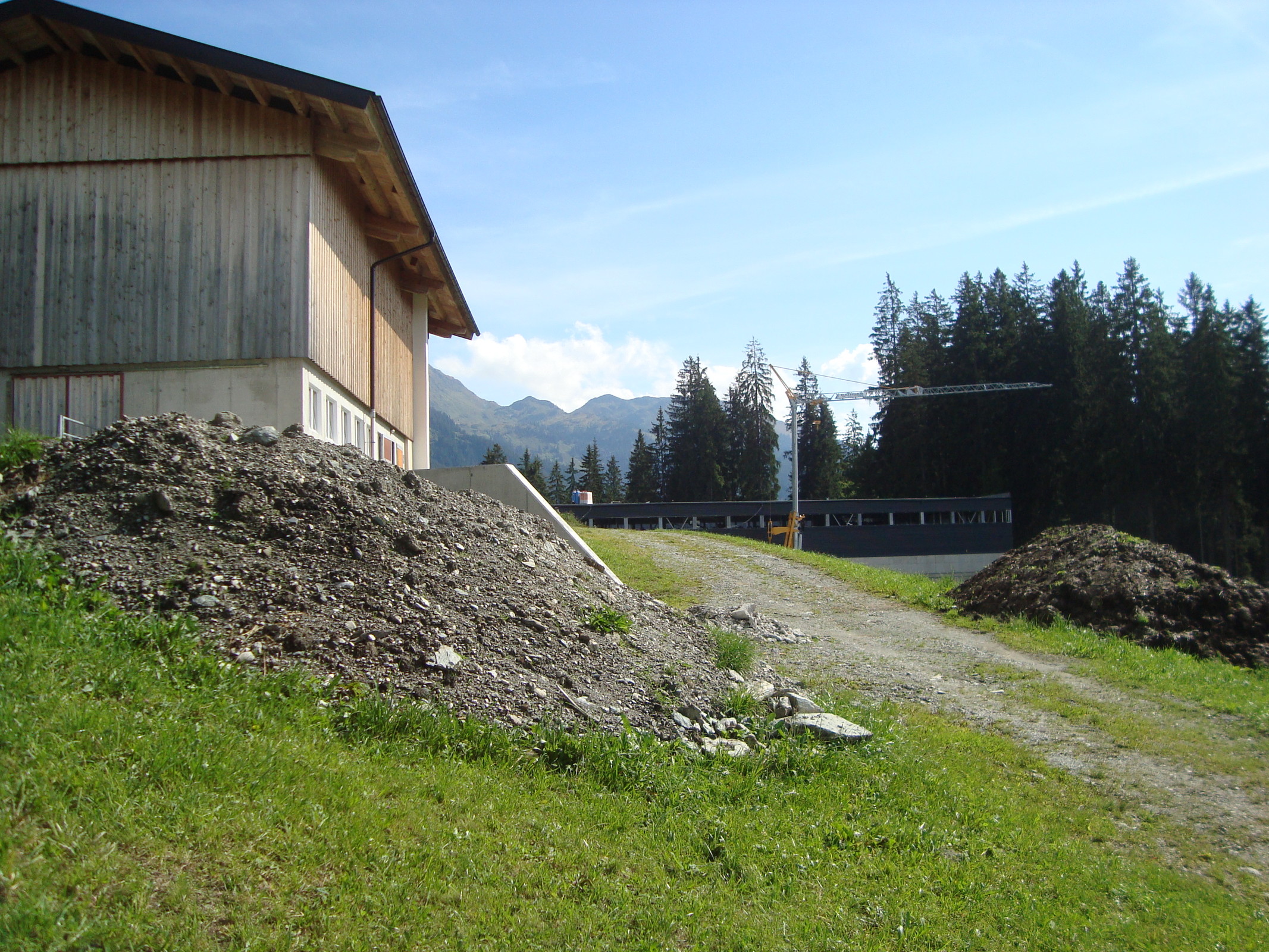 Nordseite Talstation. Hier kann man in Zukunft retativ einfach eine Piste weiter ins Tal zum Schrandlhof oder Gassnerwirt bauen.