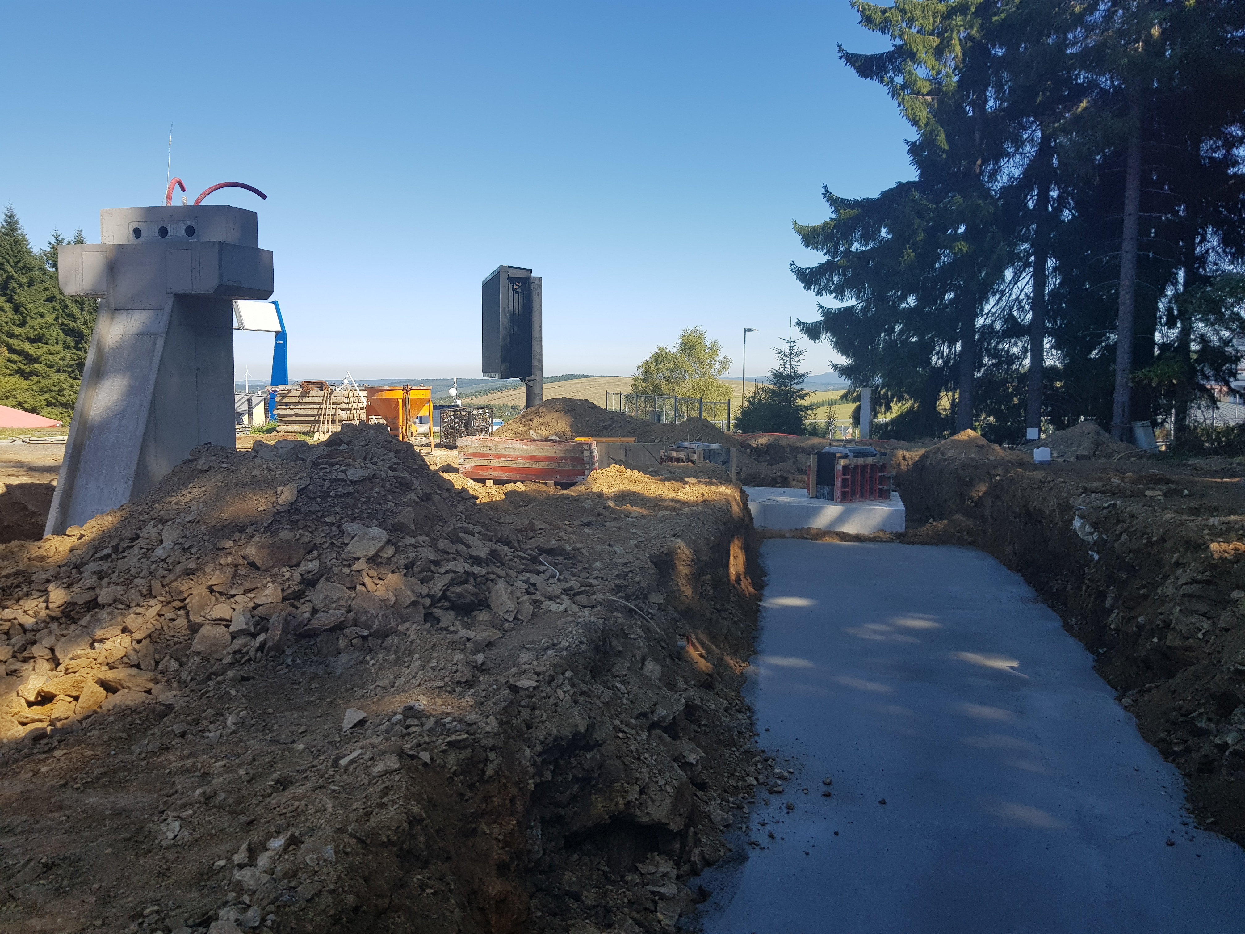 " Garagierung " der Sessel; Fundamente für die Lagerschiene