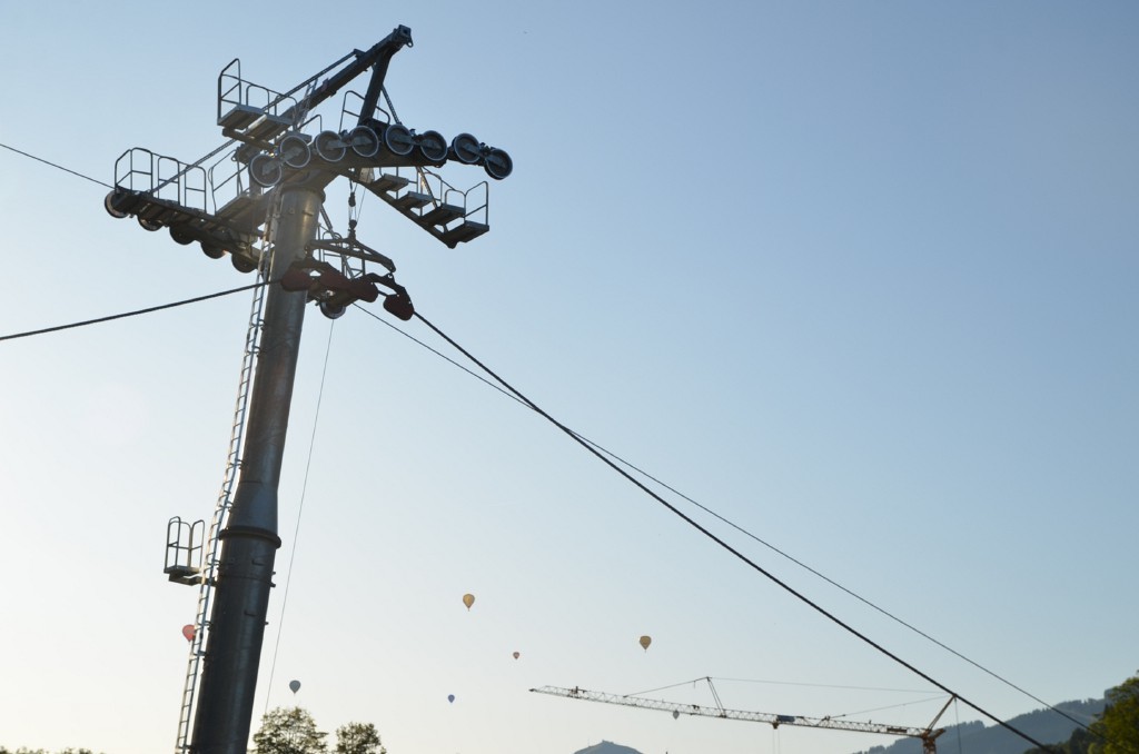 Ballons hinter Seilumlenkung