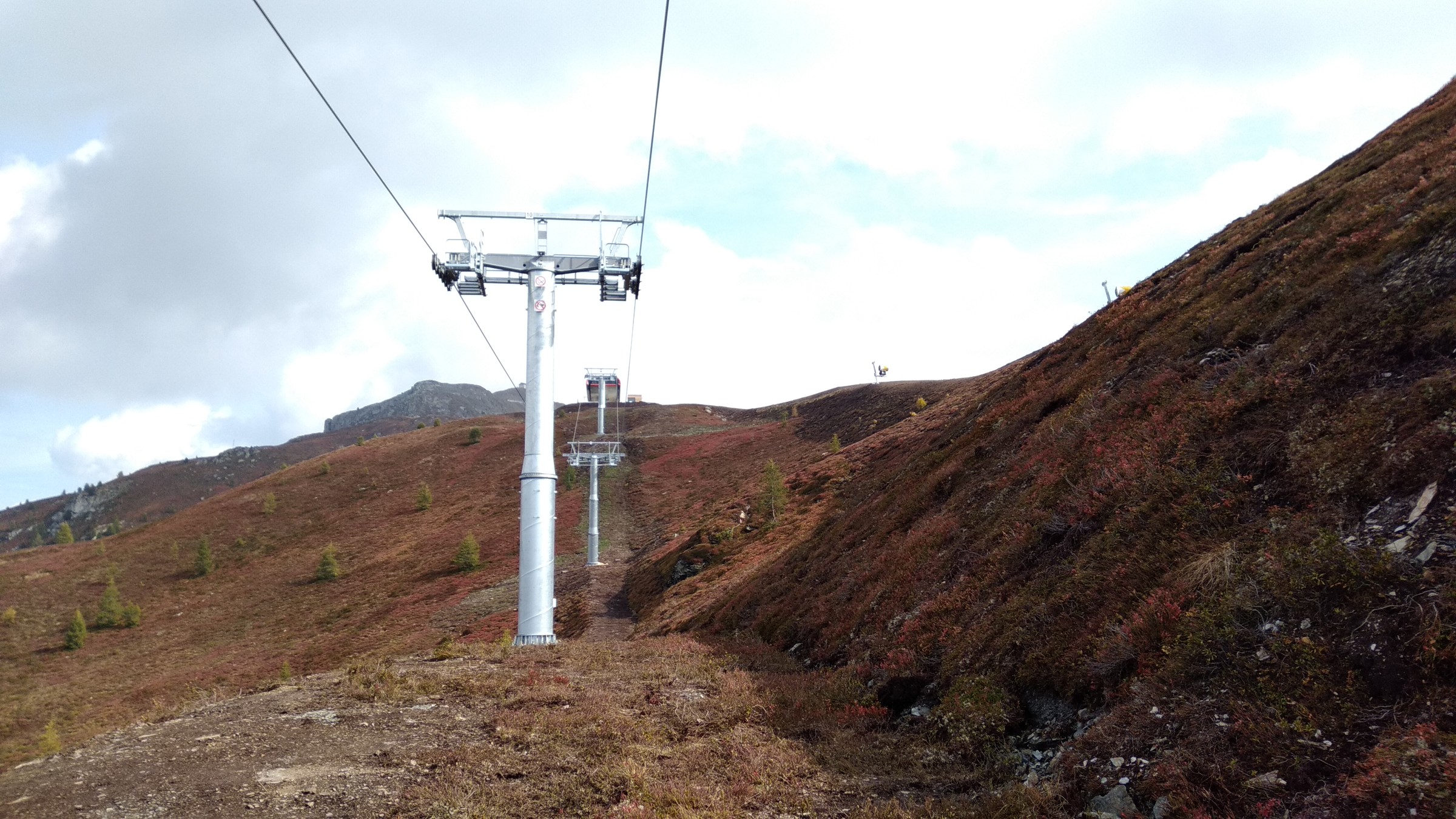 Windgeschützte Trasse im oberen Bereich