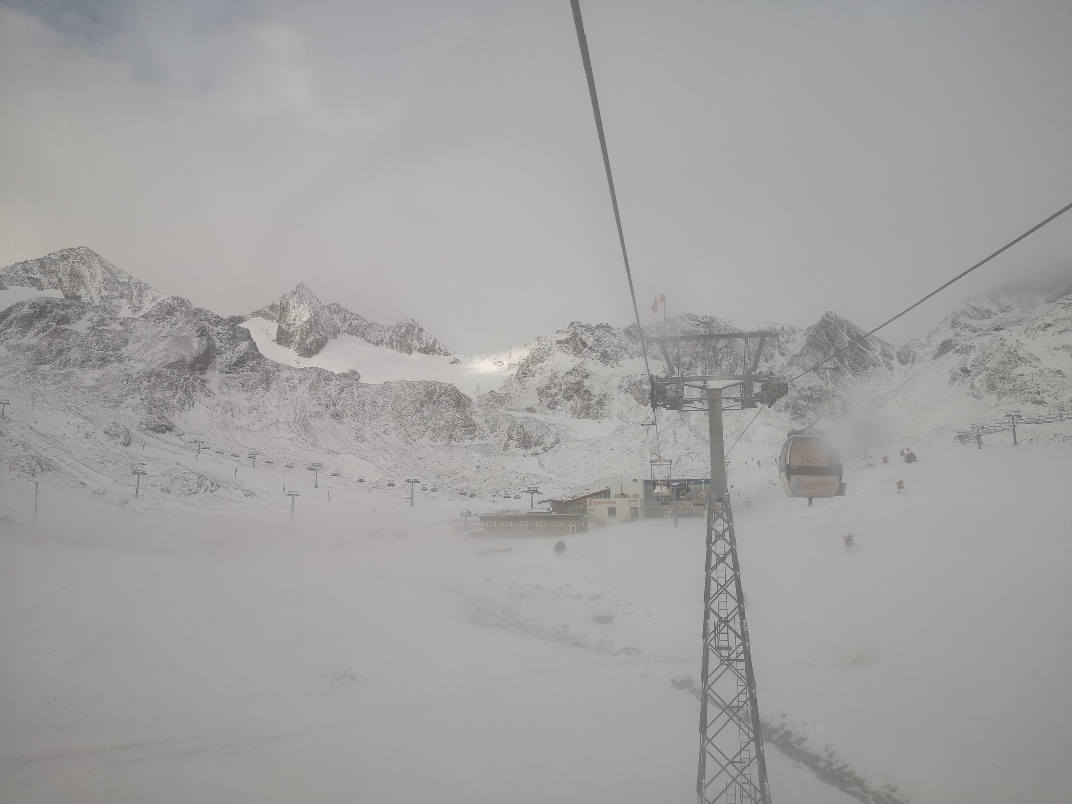 Über Nacht hat es ein bisschen geschneit.