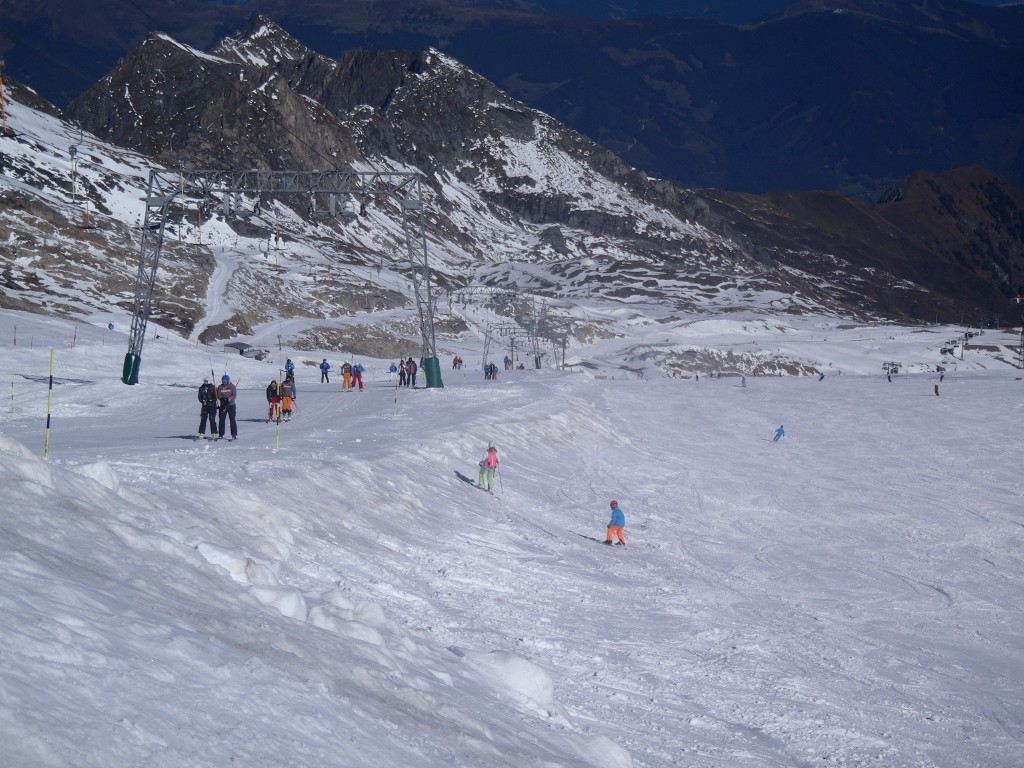 Gruselig, wie weit der Gletscher relativ zur Liftspur abgesunken ist.