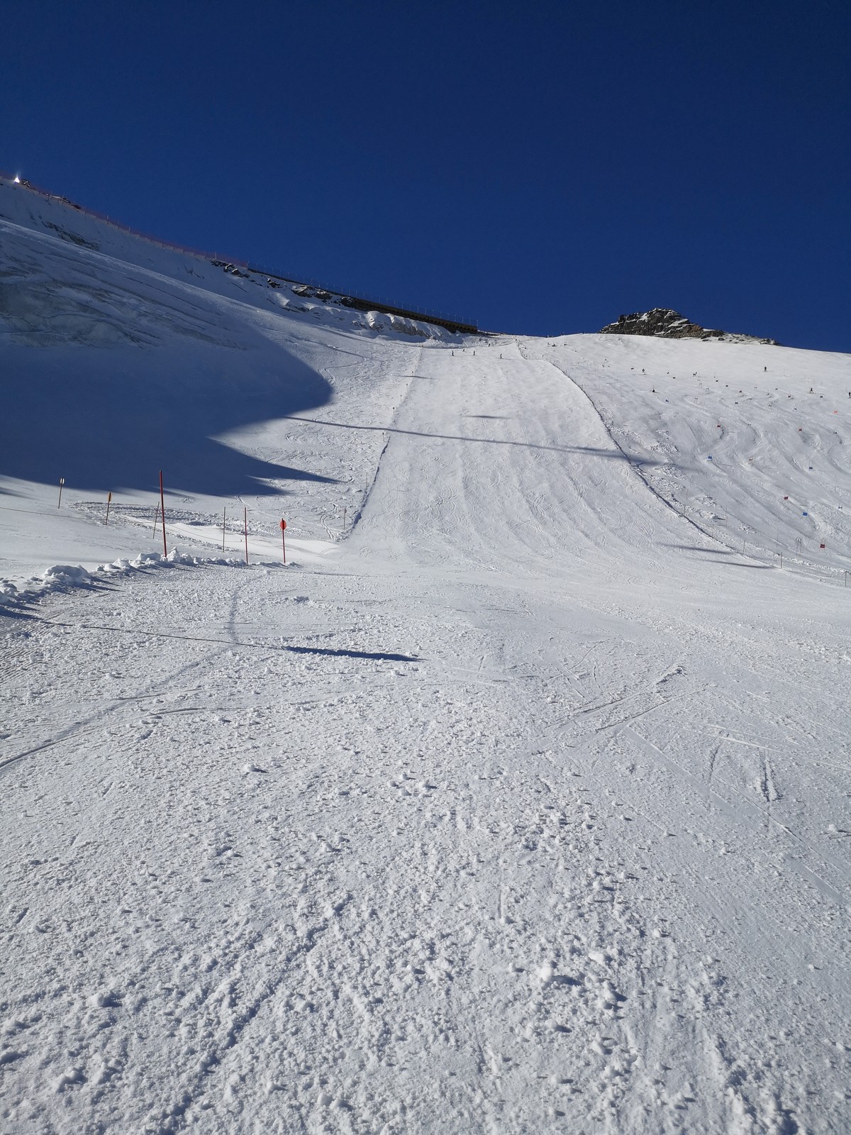 Auf der Piste 26. Die war meiner Meinung teilweise zu eisig (ein paar Blankeis-Stellen und auch sonst recht hart) und man hat auch die Übergänge zwischen den Bullyspuren gemerkt.