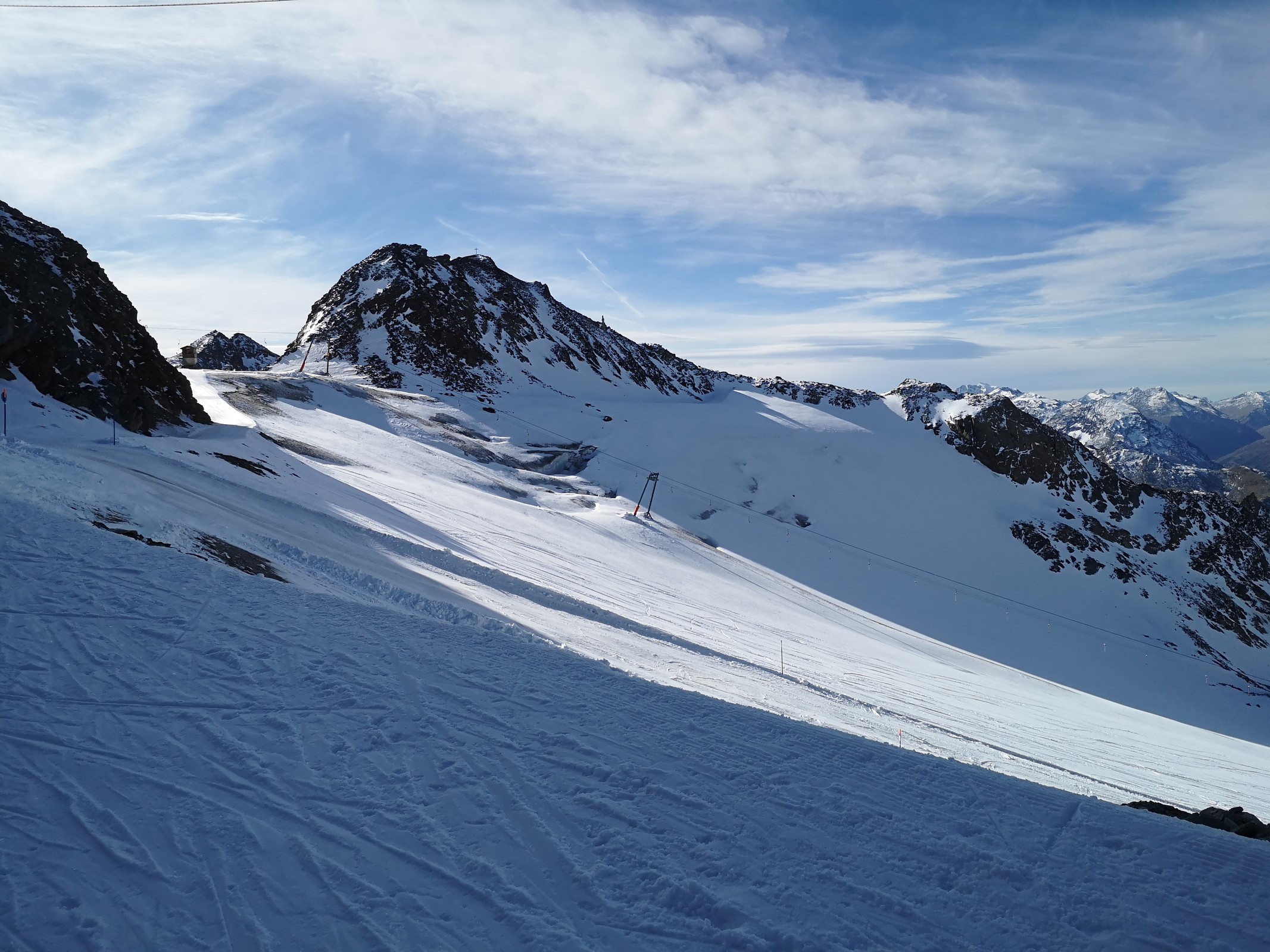 Der Schlepplift Windachferner ist wegen diesen Spalten noch nicht auf.