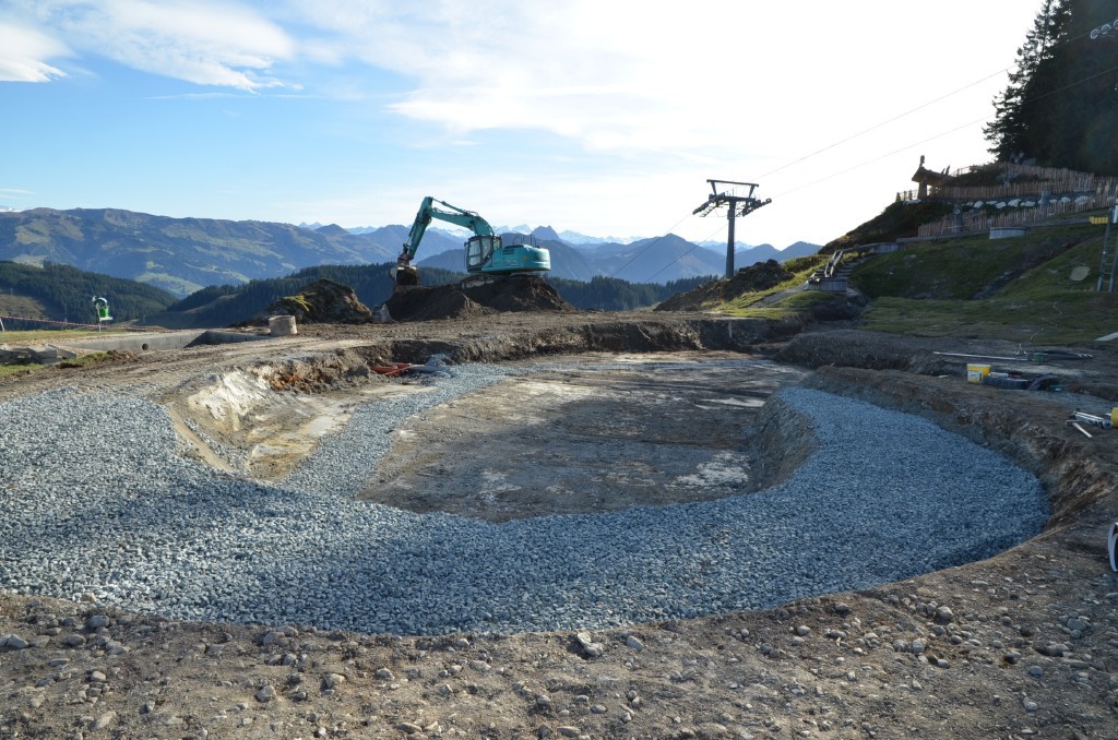 Baggerarbeiten im Zufahrtsbereich der Almbahn-Pisten
