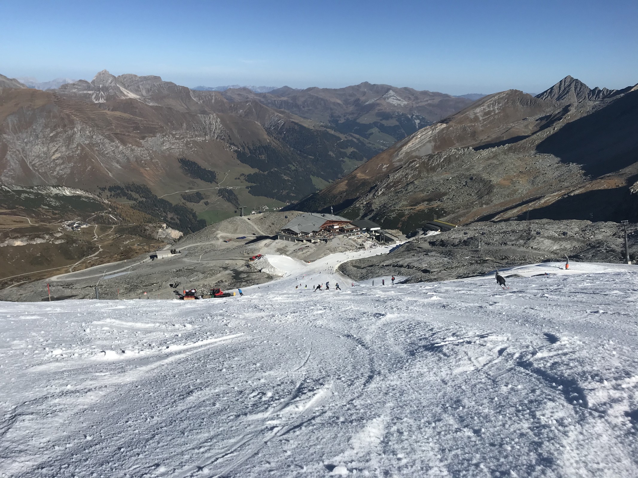 Der TFH-Hang war anfangs recht gut, später eine eigenartige Mischung von Eis und schwerem Schnee.