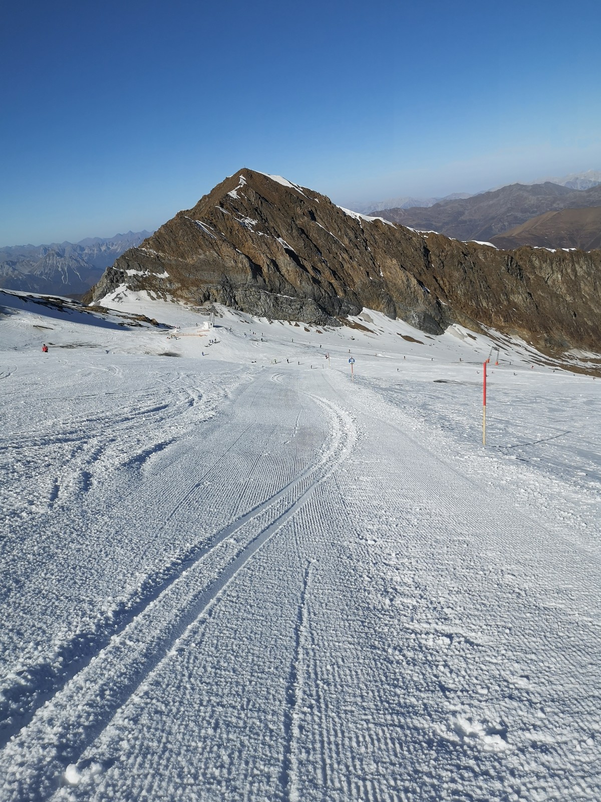 Pisten am Kaserer. Hier sieht man sehr gut wie weich es stellenweise war.