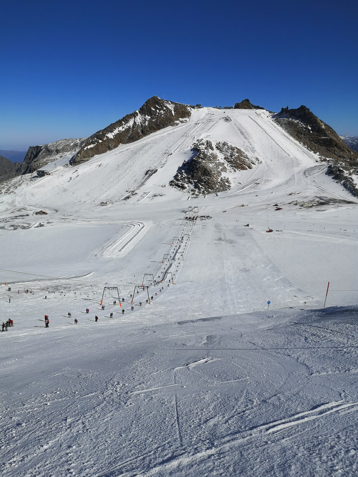 Am Olperer waren die Pisten besser als an der GW. Dafür musste man an den Schleppliften gefühlt ewig warten.