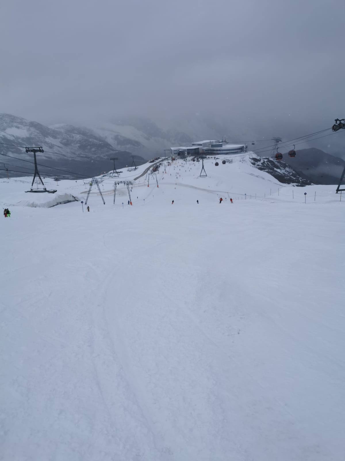 Blick vom Eisjochferner zum Eisgrat.