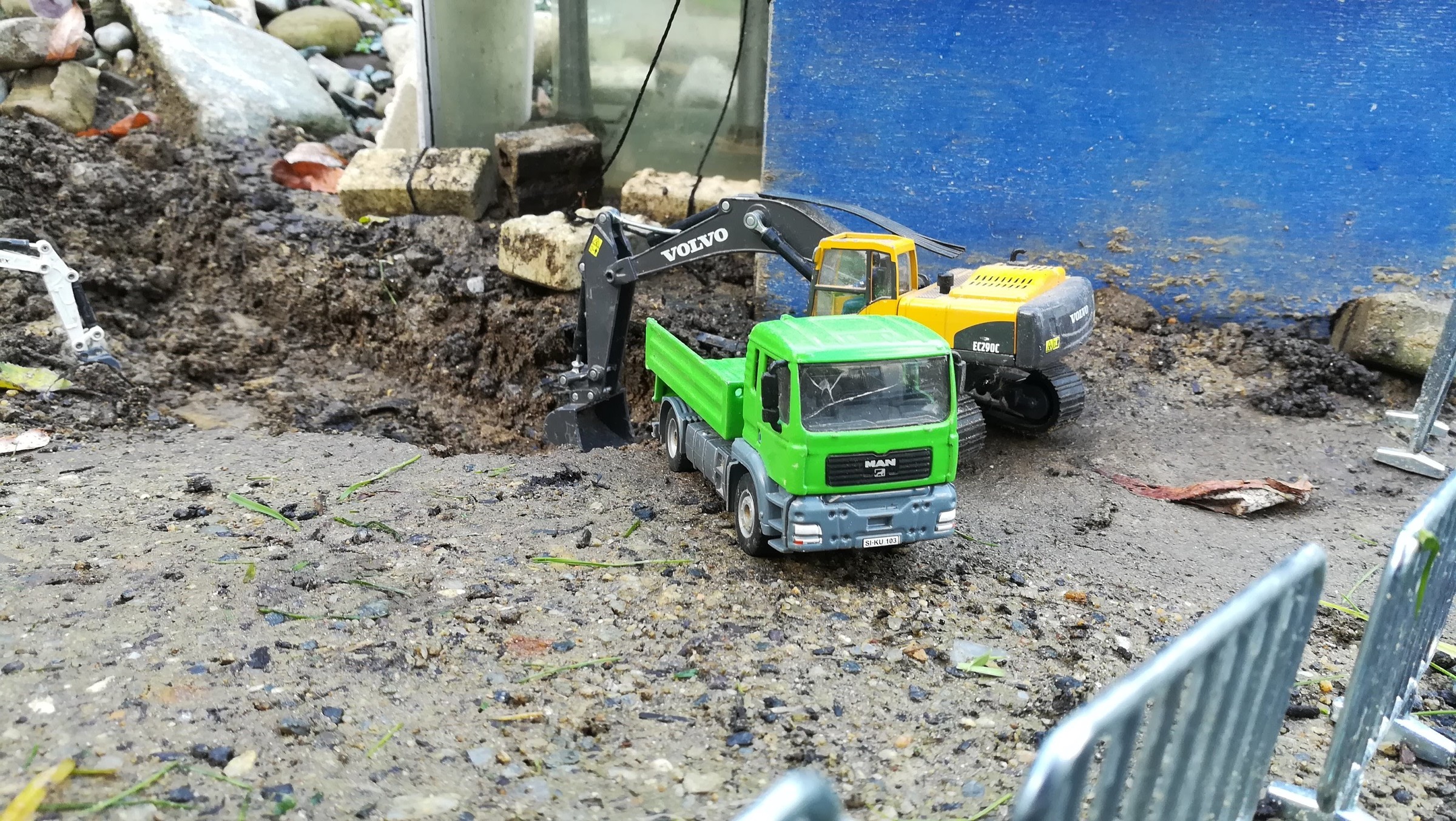 Paradieslift Auf. Fund. 4.jpg