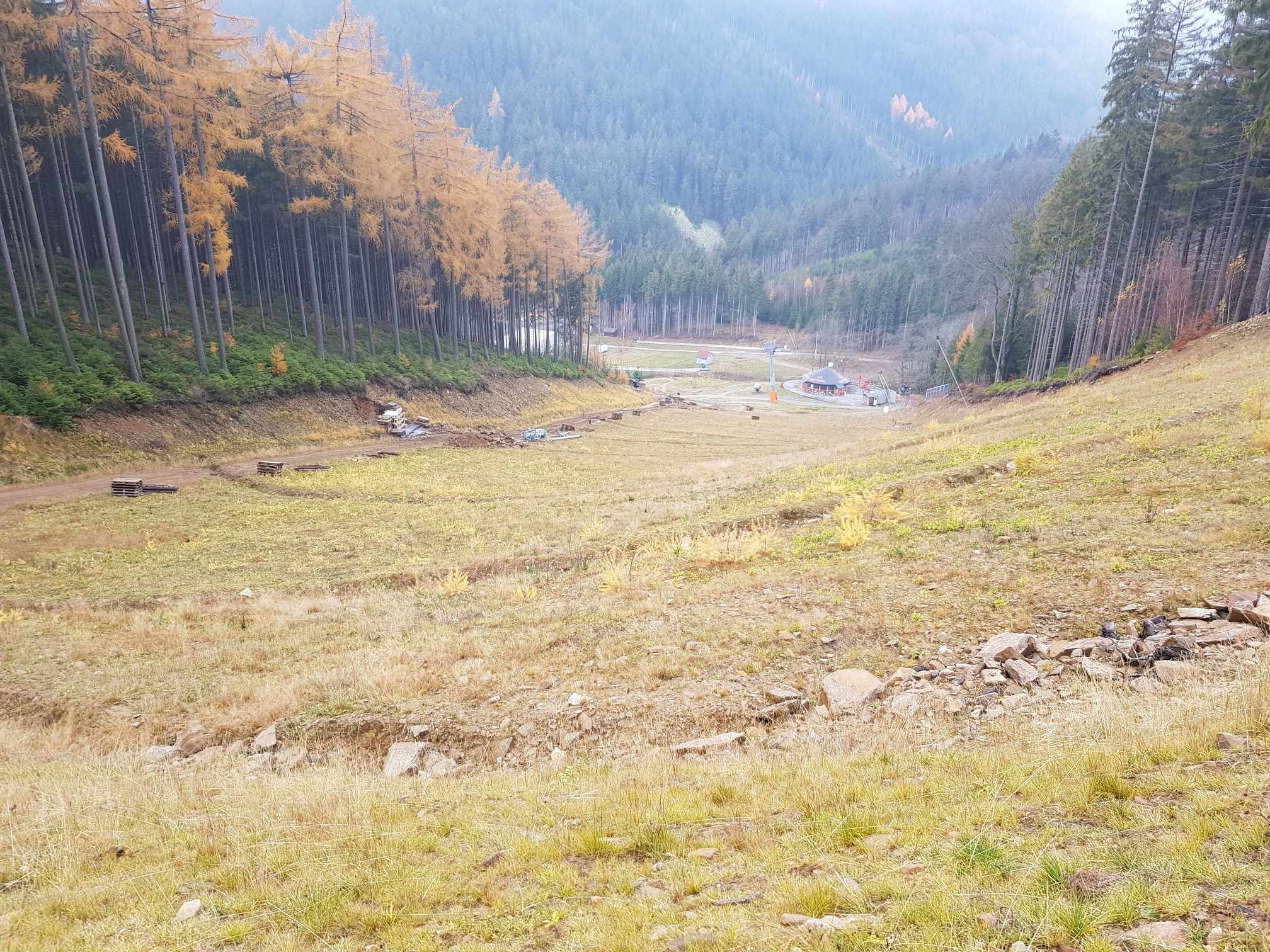Schlusshang der Jachymovska mit Baustelle