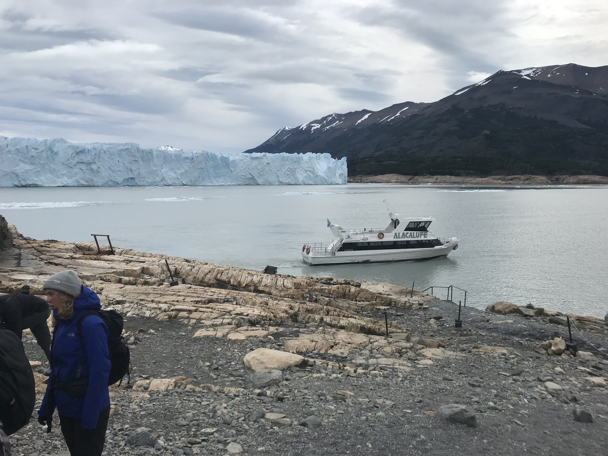 Mit dem Boot geht’s ans andere Ufer