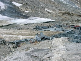 Schrott am Tuxer Fernerhaus am 18 Juli 2005