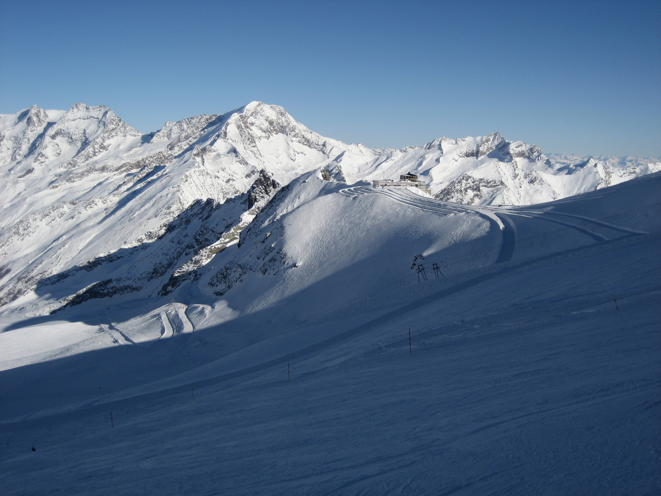 Piste 19 Allalin - Blick zum Mittelallalin