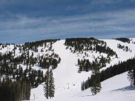 Endlich mal eine gewalzte Schwarze, die Ouzo in die Game Creek Bowl, etwas für die Alkoholiker-Fraktion...
<br />Leider noch ziemlich hart, da Südflanke und nachts gut gefroren