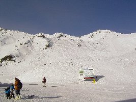 Wenn man aus der Bergstation der 80PB Zinal-Sorebois rauskommt, eröffnet sich einem dieser Blick.