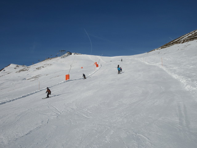 Lawensabfahrt, im Hintergrund die Bergstation des 6-CLD-B Lawens