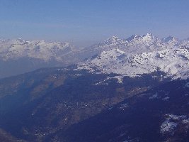 Blick ins Skigebiet von St.-Luc vom Corne de Sorebois aus (2895m).
