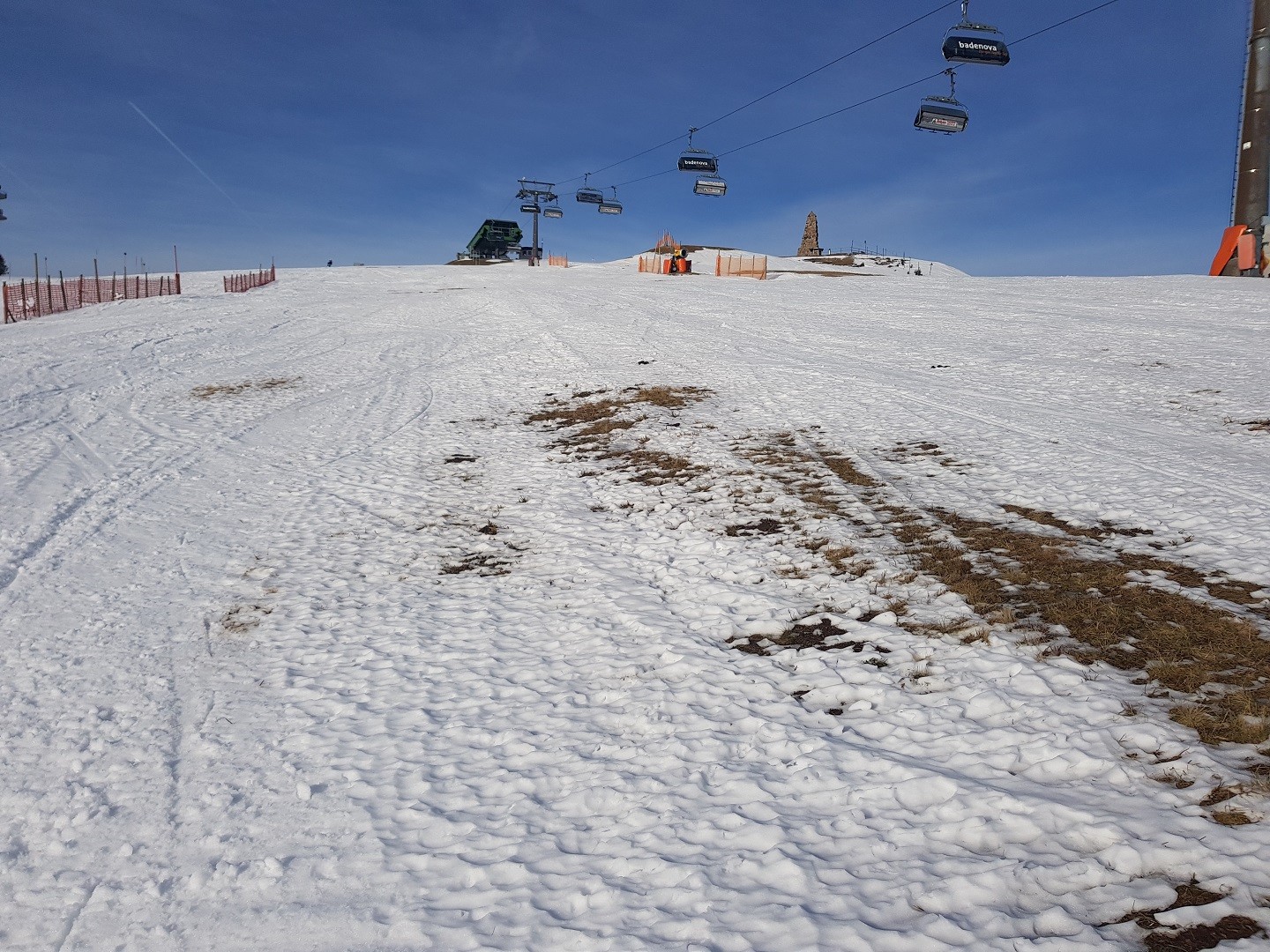 Teils keine 5cm Schnee mehr.