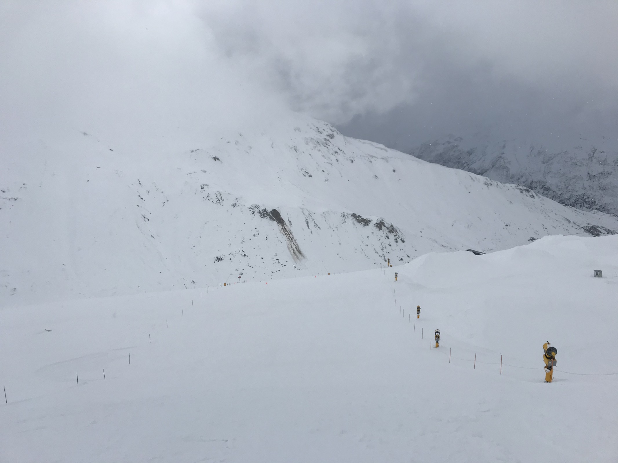 Man kann es richtig krachen lassen beim Carven. Diese ist noch fast unbefahren.