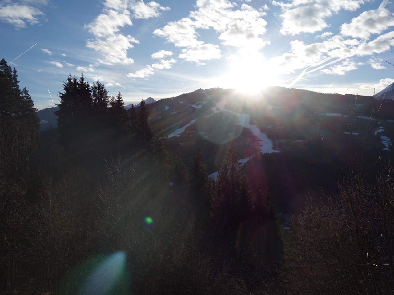 18.12. von der Ramsau Richtung Planai - neben den Pisten ist es grün geworden