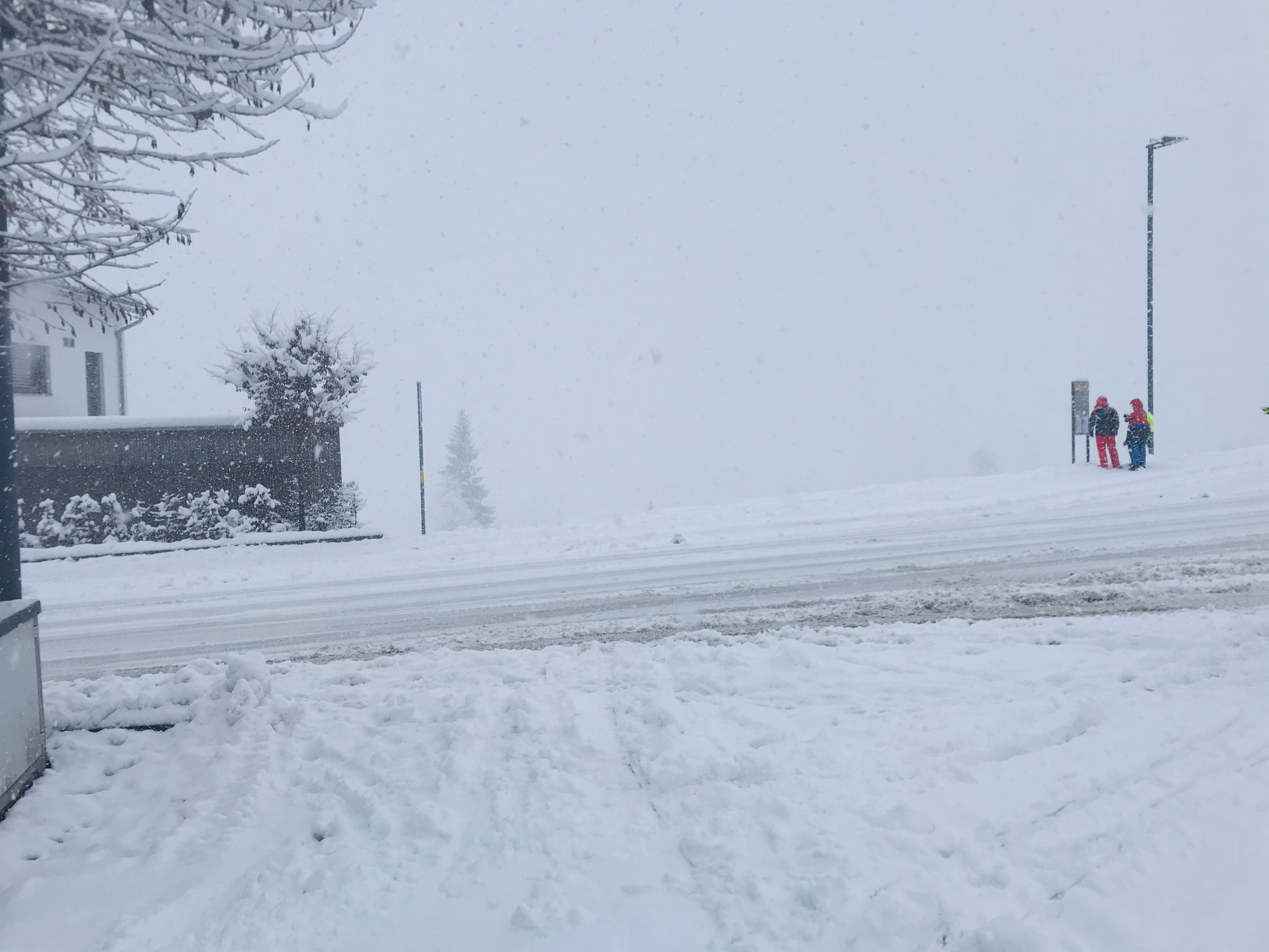 Sogar die Hauptstrasse kann man ohne Abschnallen queren