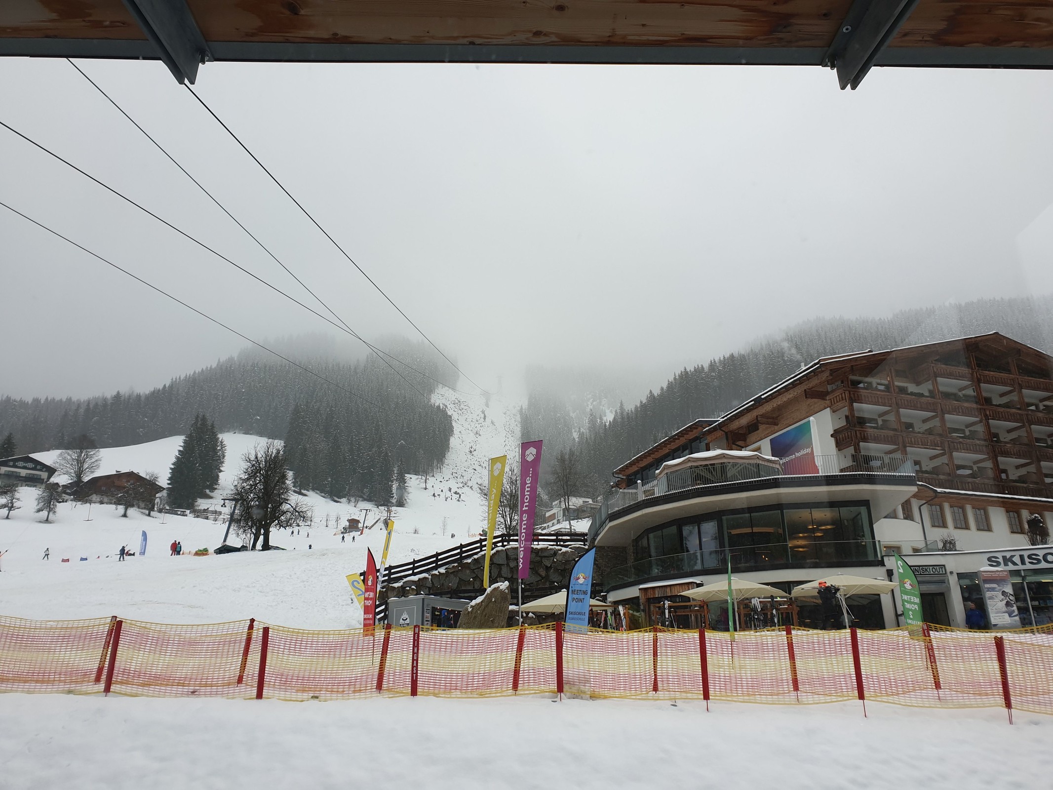 13.56 Uhr: Blick in Richtung der Sonnenalm. Links der SL Falleglift, in der Mitte die Sonnenalmbahn.