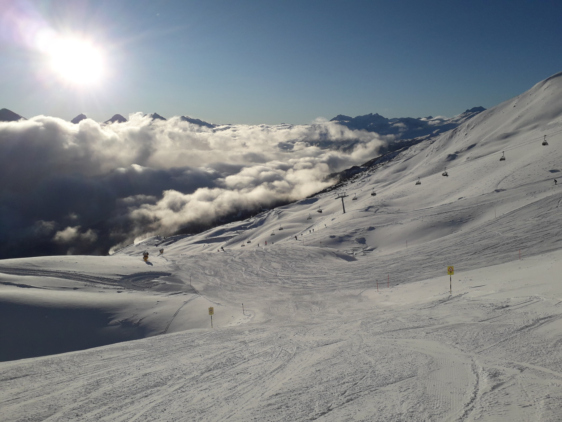 Ende 60, Einmündung 60a. Noch herrscht Ruhe auf den Pisten.