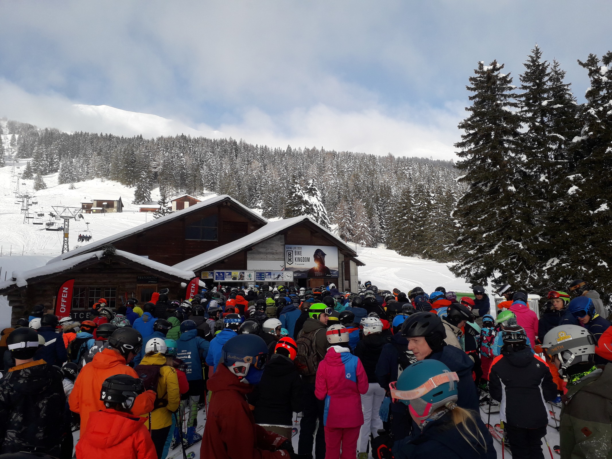 Talstation Perda Grossa. Wartezeit etwa 12 Minuten.