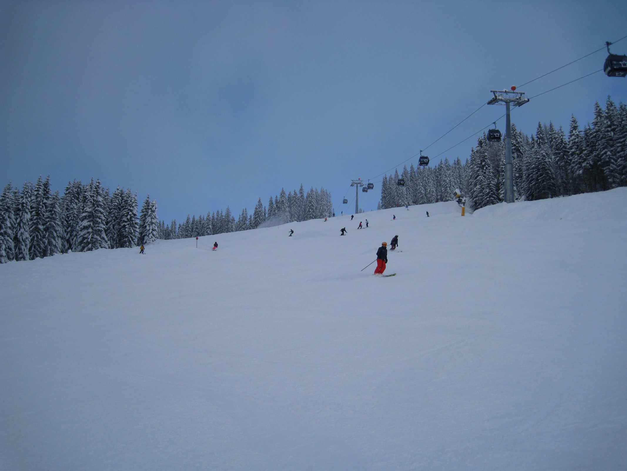 09.46 Uhr: Auf der Gabühelabfahrt (Nr. 21) mit neuer Gabühelbahn - Blick bergwärts