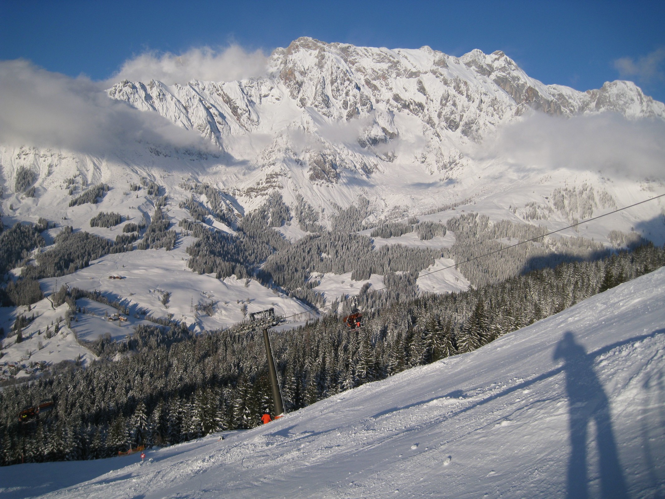 15.08 Uhr: Bürglalmabfahrt (Nr. 14) und -bahn vorm Hochkönig