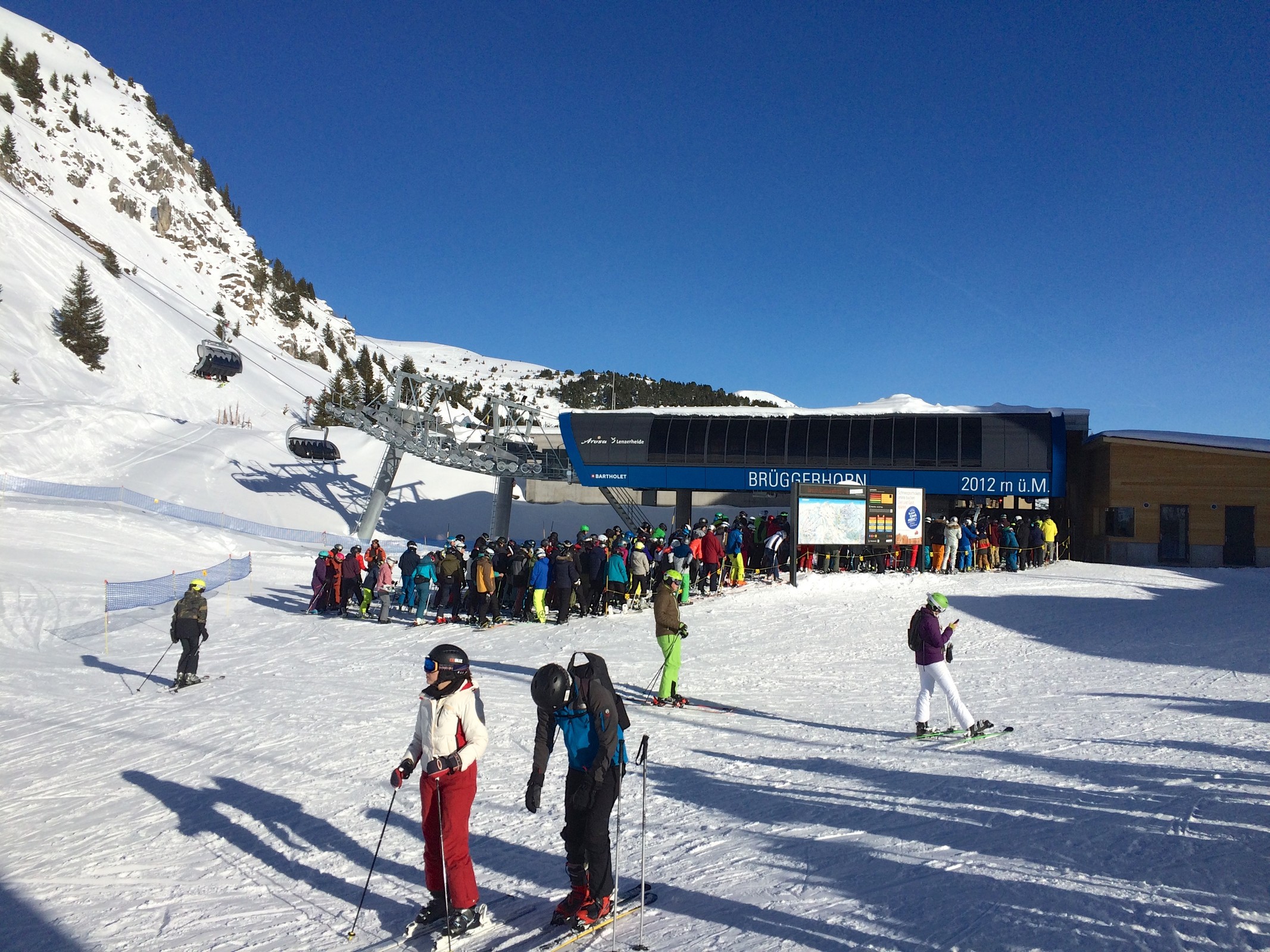 Am in der Vergangenheit stets gemütlich-beschaulichen Brüggerhorn ist es jetzt auch ohne Piste 12 mit der Ruhe vorbei.