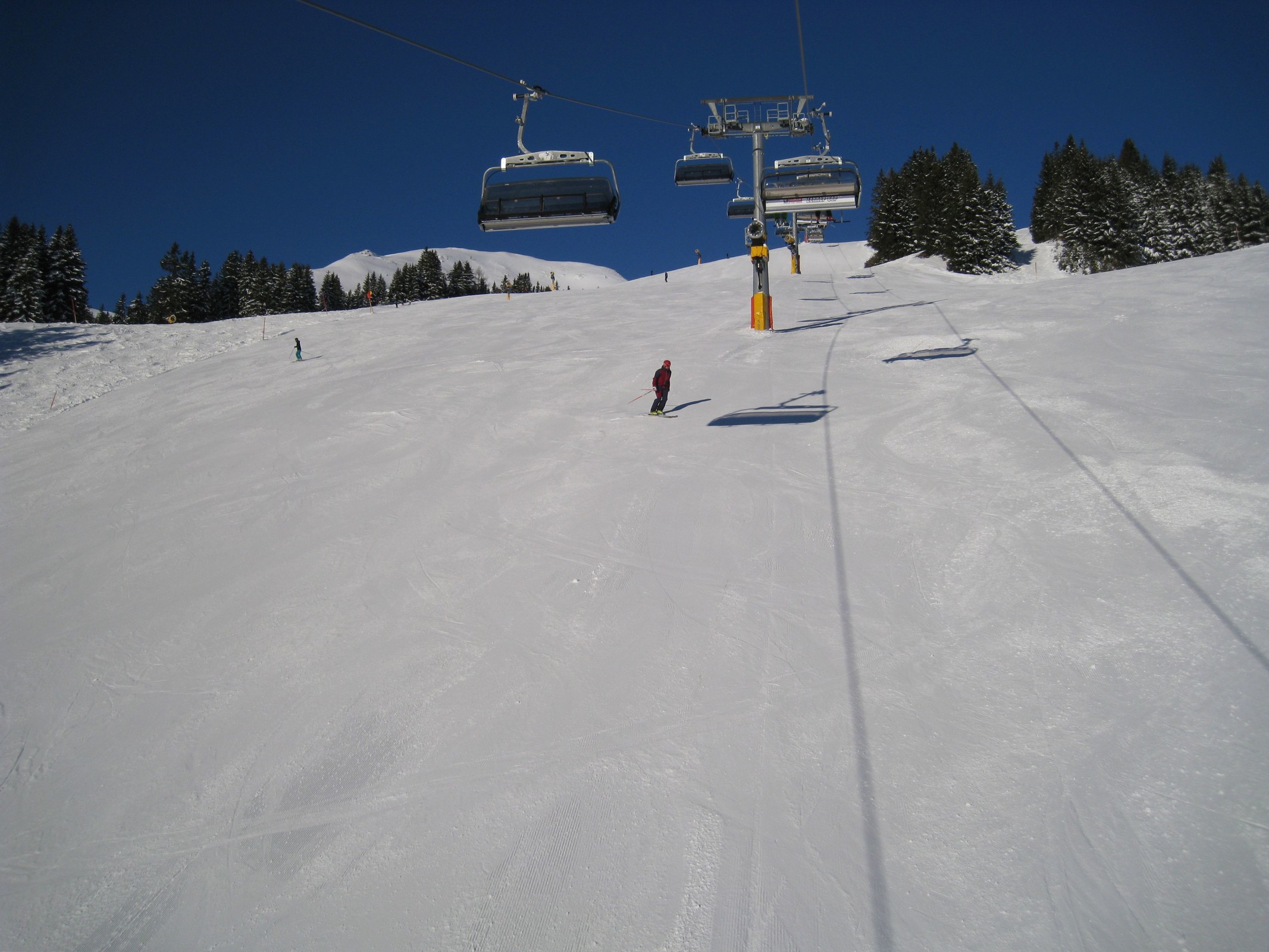 09.46 Uhr: Im B5 Zehner 6er mit blauer Piste 31a