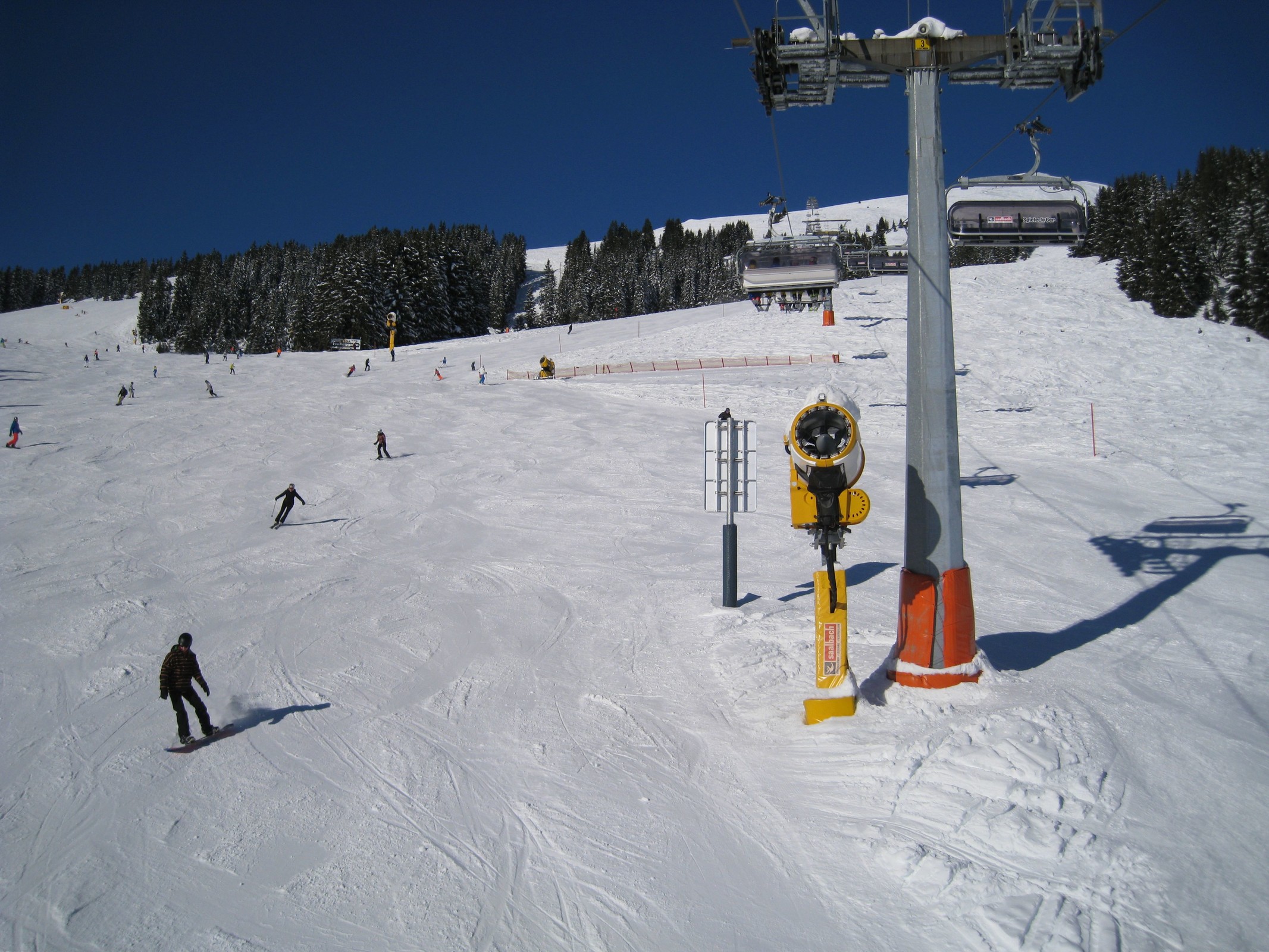 11.24 Uhr: Im C2 Spieleck 6er mit blauer Piste 50