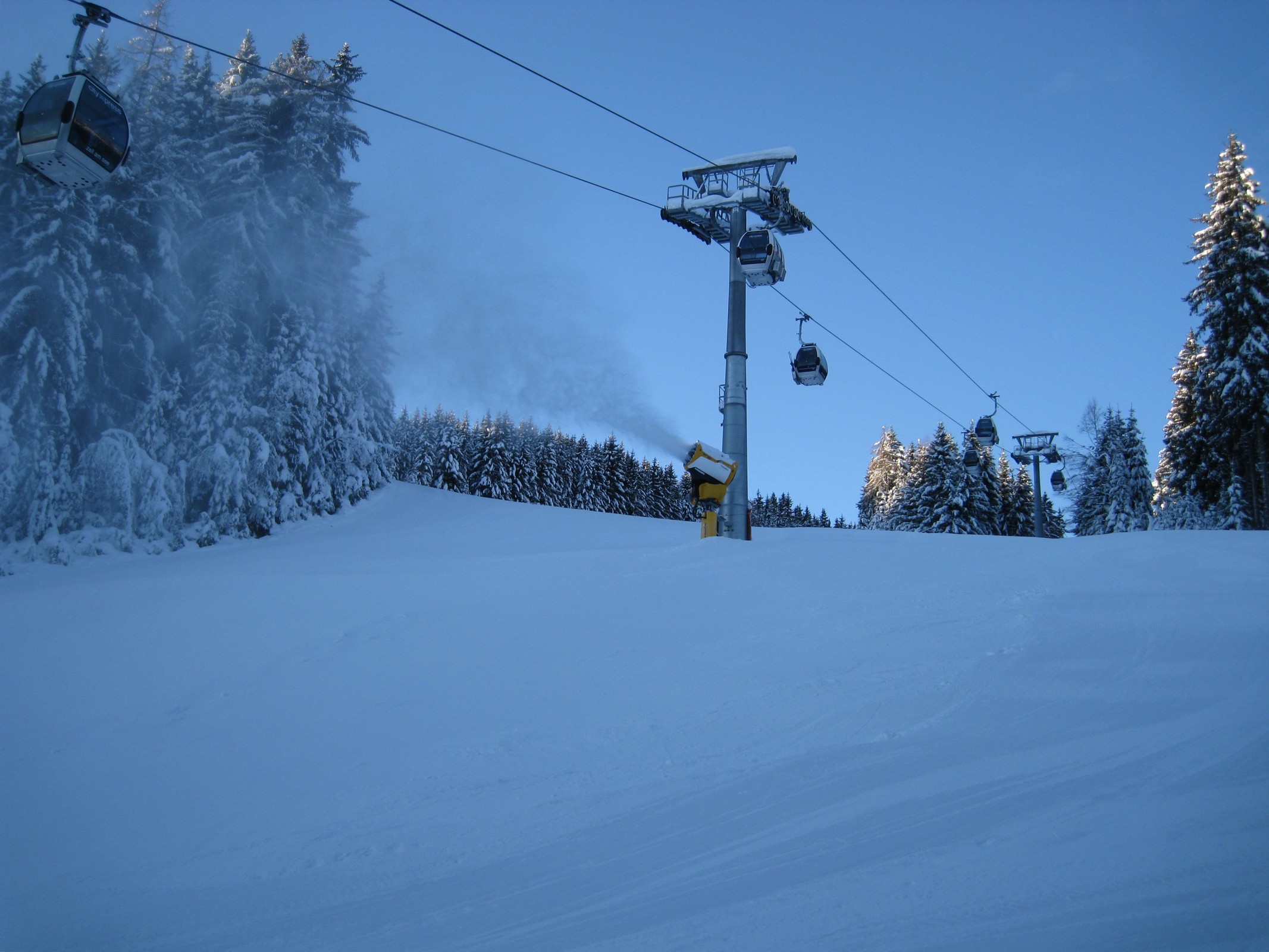 08.45 Uhr: Nordabfahrt (Nr. 5 blau) mit cityXpress, an dem wir 15 min anstanden