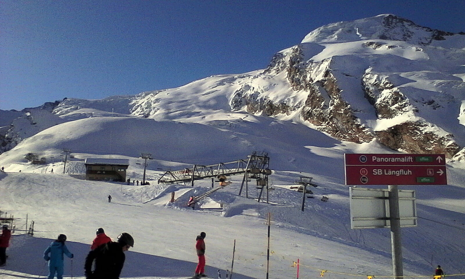 Auf Längfluh, im Hintergrund der Alphubel 4206m